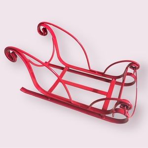 Sleigh Basket Decor
